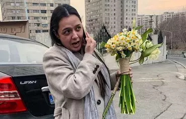 Renowned actress Taraneh Alidoosti in Tehran, after her release from prison on January 4. [Shargh]