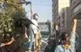 
زنان در یک تجمع اعتراضی در ایران روسری‌های خود را برداشته‌اند. در آستانه اولین سالگرد مرگ مهسا امینی ٢٢ ساله در بازداشت «پلیس امنیت اخلاقی»، رژیم با پیش‌بینی برگزاری اعتراضات بیشتر، تدابیر بازدارنده خود را افزایش داده است. [ایران اینترنشنال]        