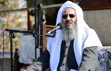 Sunni cleric Molavi Abdolhamid is seen here at a a Zahedan Friday prayer sermon in January. [Tasnim]