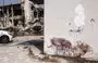 
لکه‌های خون بر یک دیوار آسیب‌دیده در جریان درگیری‌ها برای بیرون راندن شبه‌نظامیان حماس از یک پاسگاه پلیس اسرائیل در سدروت در ۱۶ مهر. [رونالدو شمیت/ خبرگزاری فرانسه]        