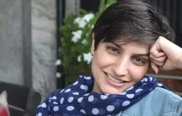 Iranian journalist Elaheh Mohammadi is seen here in an undated photo. [Independent Persian]