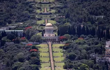 This picture shows the terraces of the Bahai temple on Mount Carmel in Haifa, Israel, on June 24, 2021. [Emmanuel Dunand/AFP]