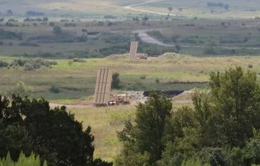 روز سوم مردادماه، سامانهٔ پدافند هوایی مرحلهٔ پایانی ارتفاع بالا (تاد) متعلق به ارتش ایالات متحده طی یک دورهٔ آموزشی در فورت کاوازوس تگزاس مستقر شده است. [ارتش ایالات متحده]